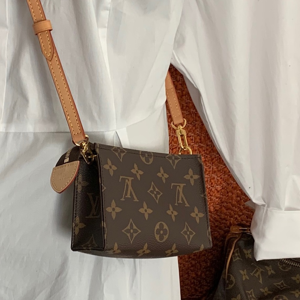 Sold Louis Vuitton Toiletry 15 - Picture 4 of 16